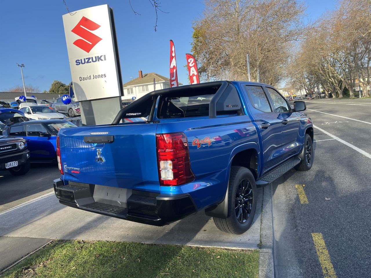 Vehicle image 4