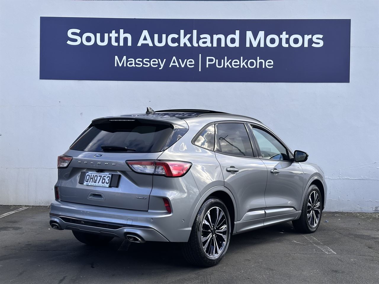 Vehicle image 5