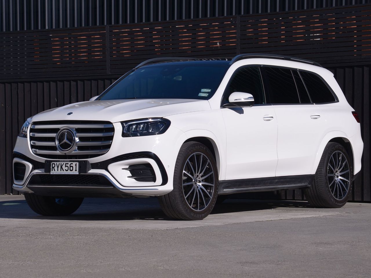Vehicle image 5