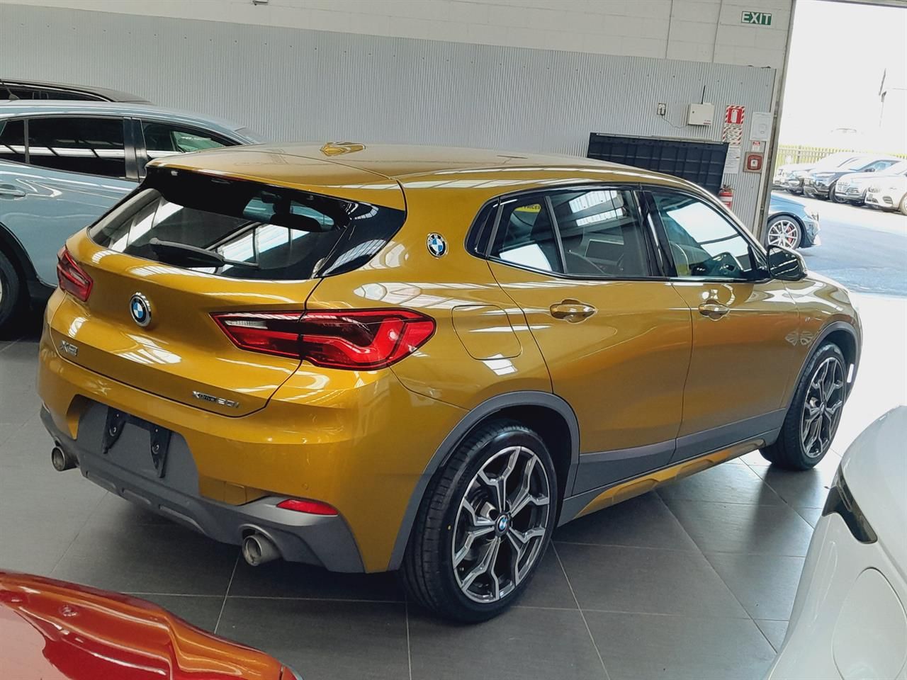 Vehicle image 4