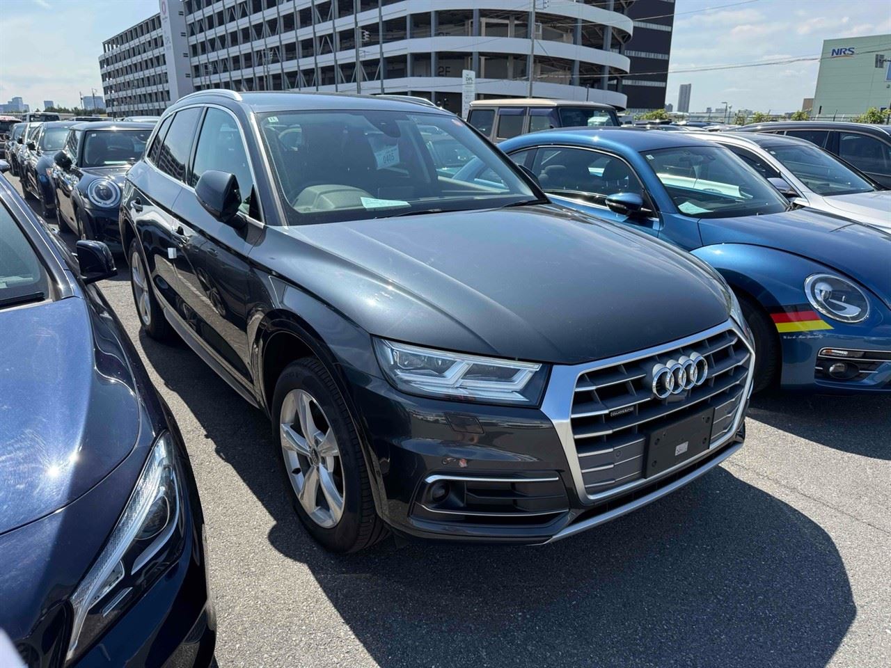 Vehicle image 4