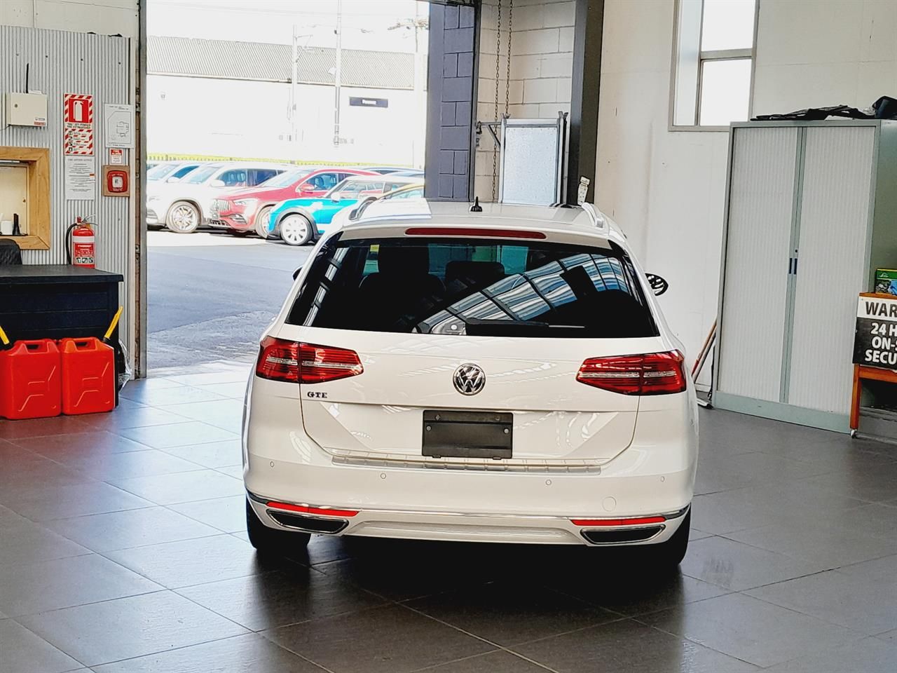 Vehicle image 5