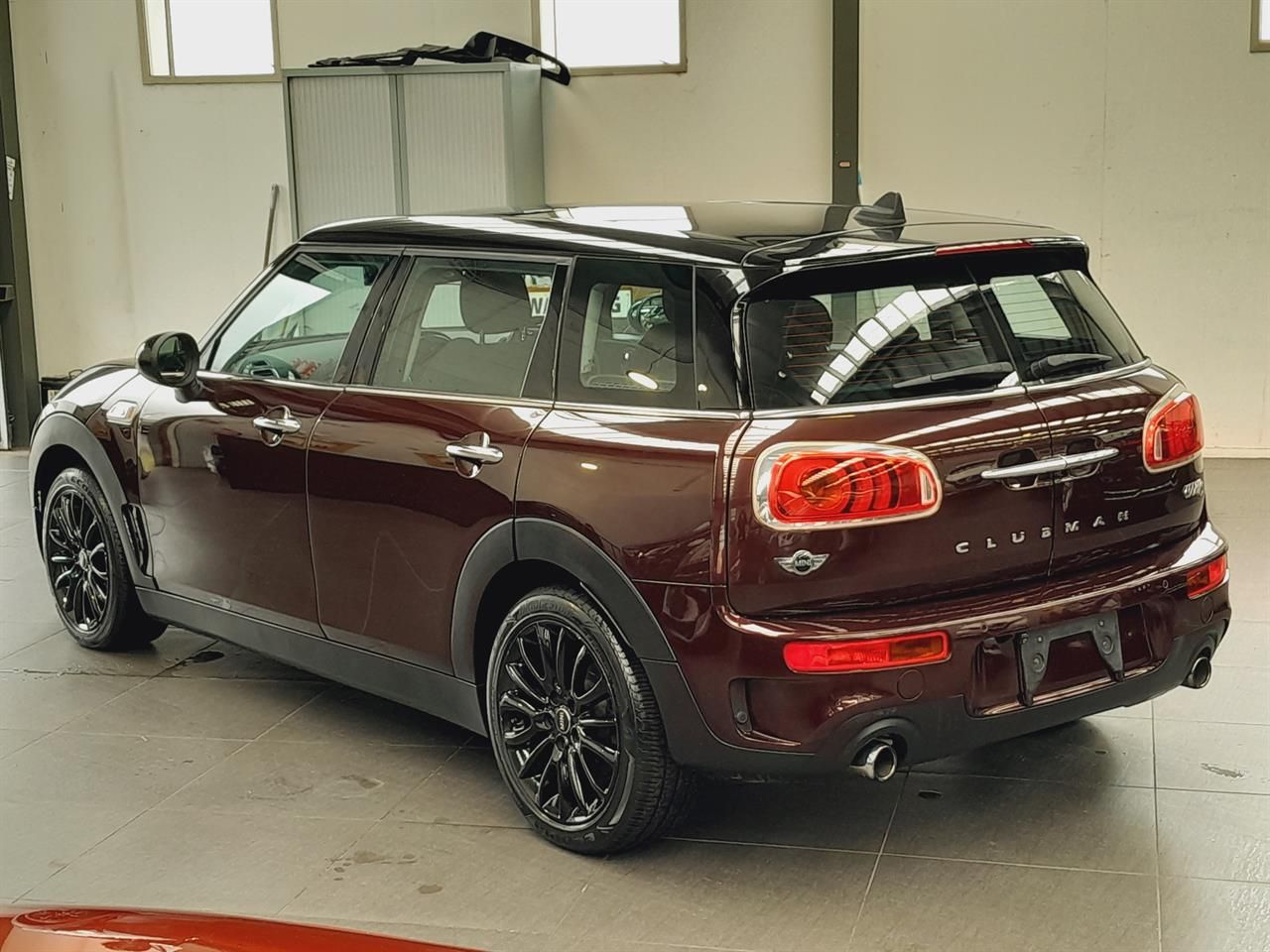 Vehicle image 5