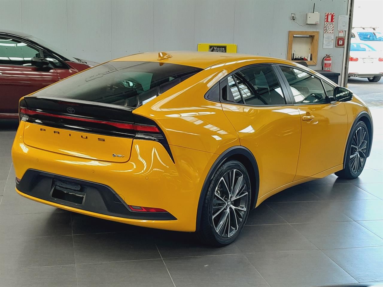 Vehicle image 4