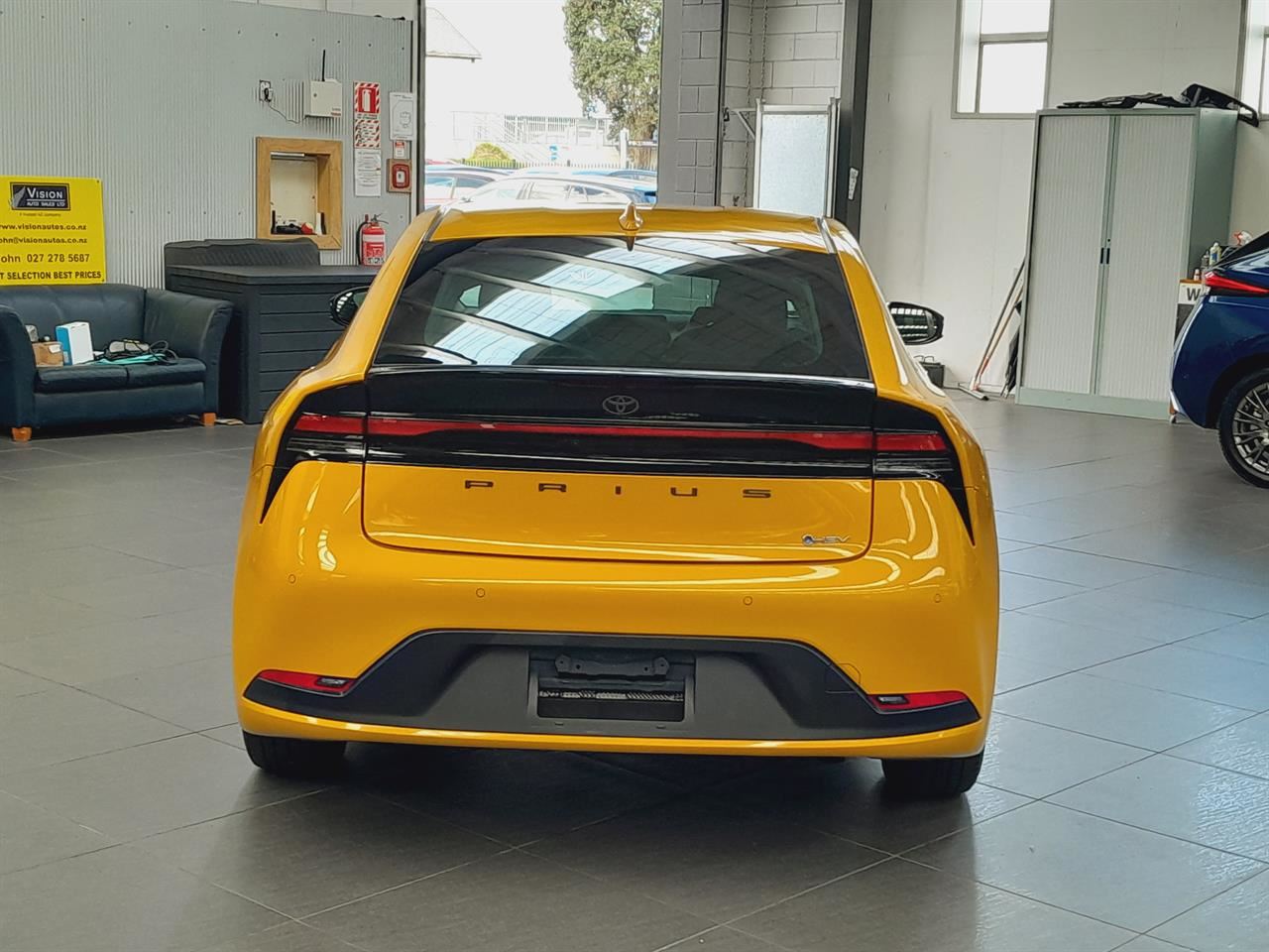 Vehicle image 5