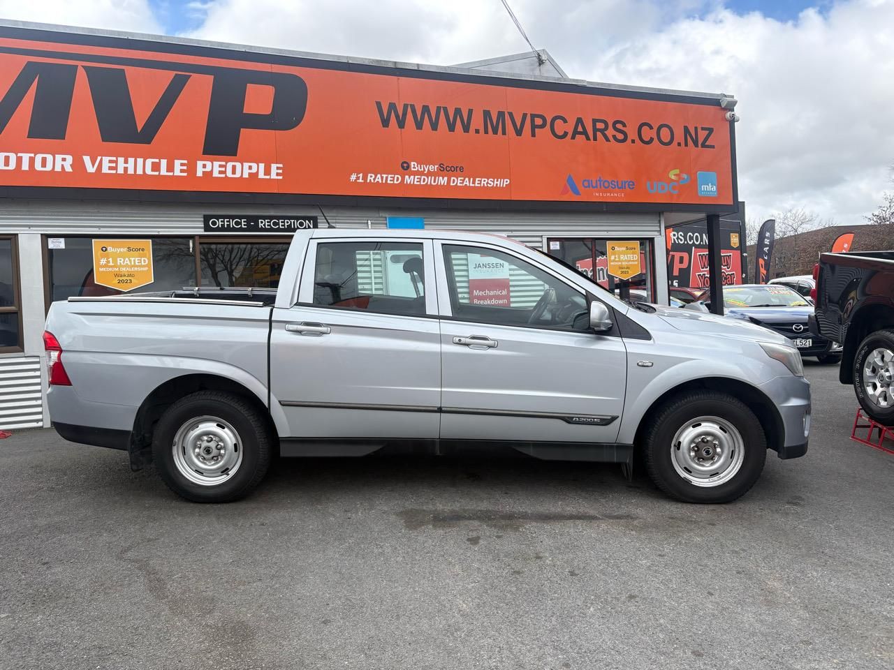 Vehicle image 3