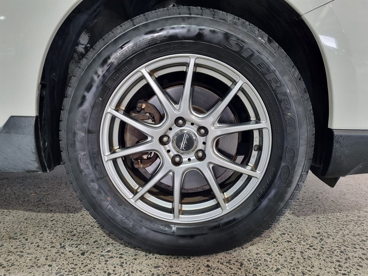 Vehicle image 3