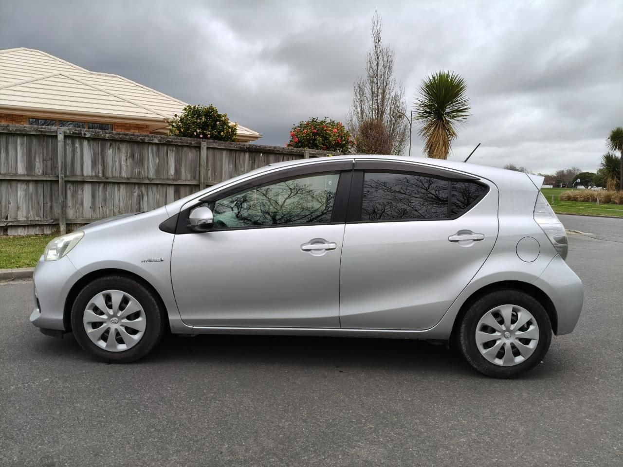 Vehicle image 4