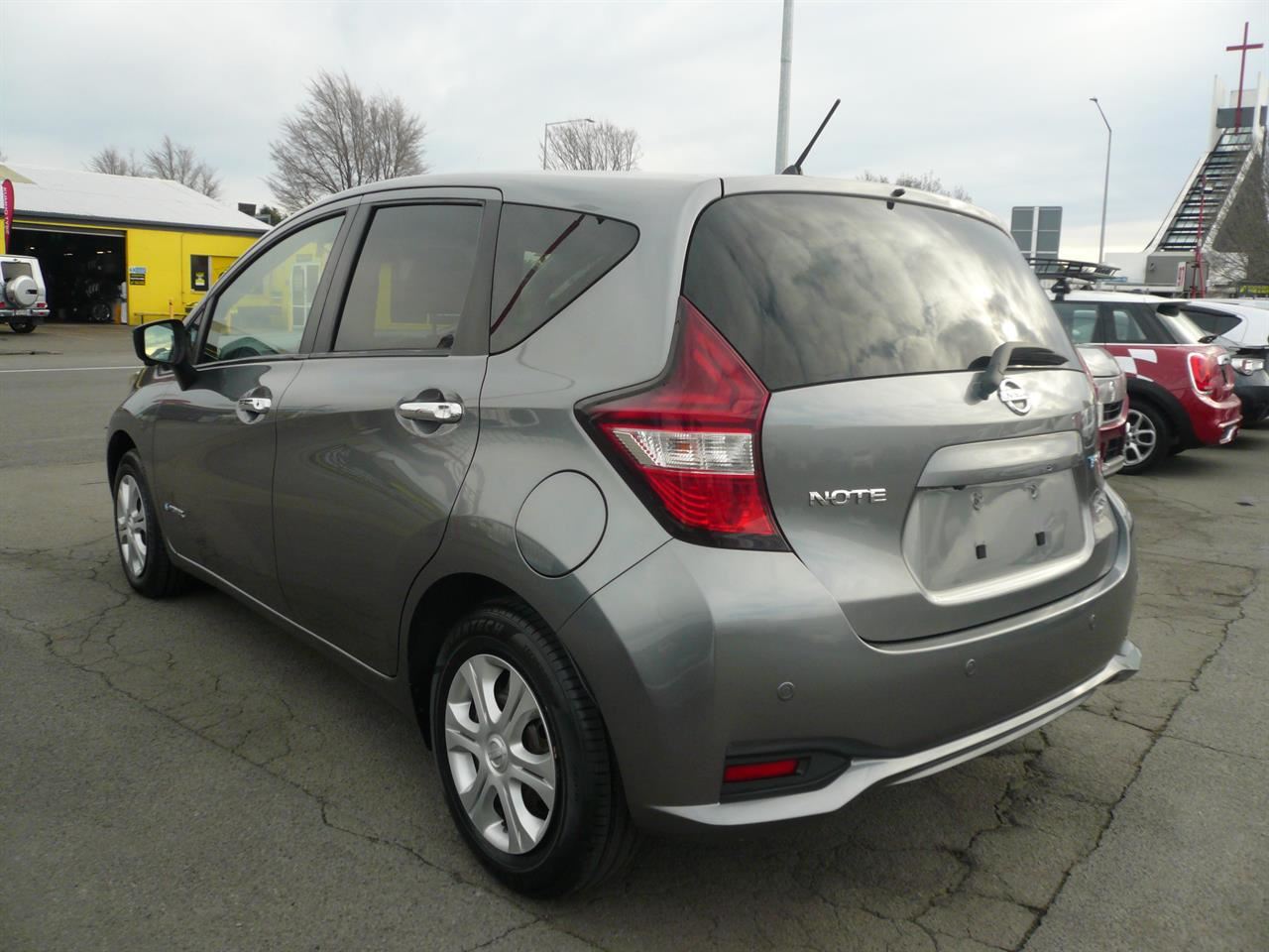 Vehicle image 4
