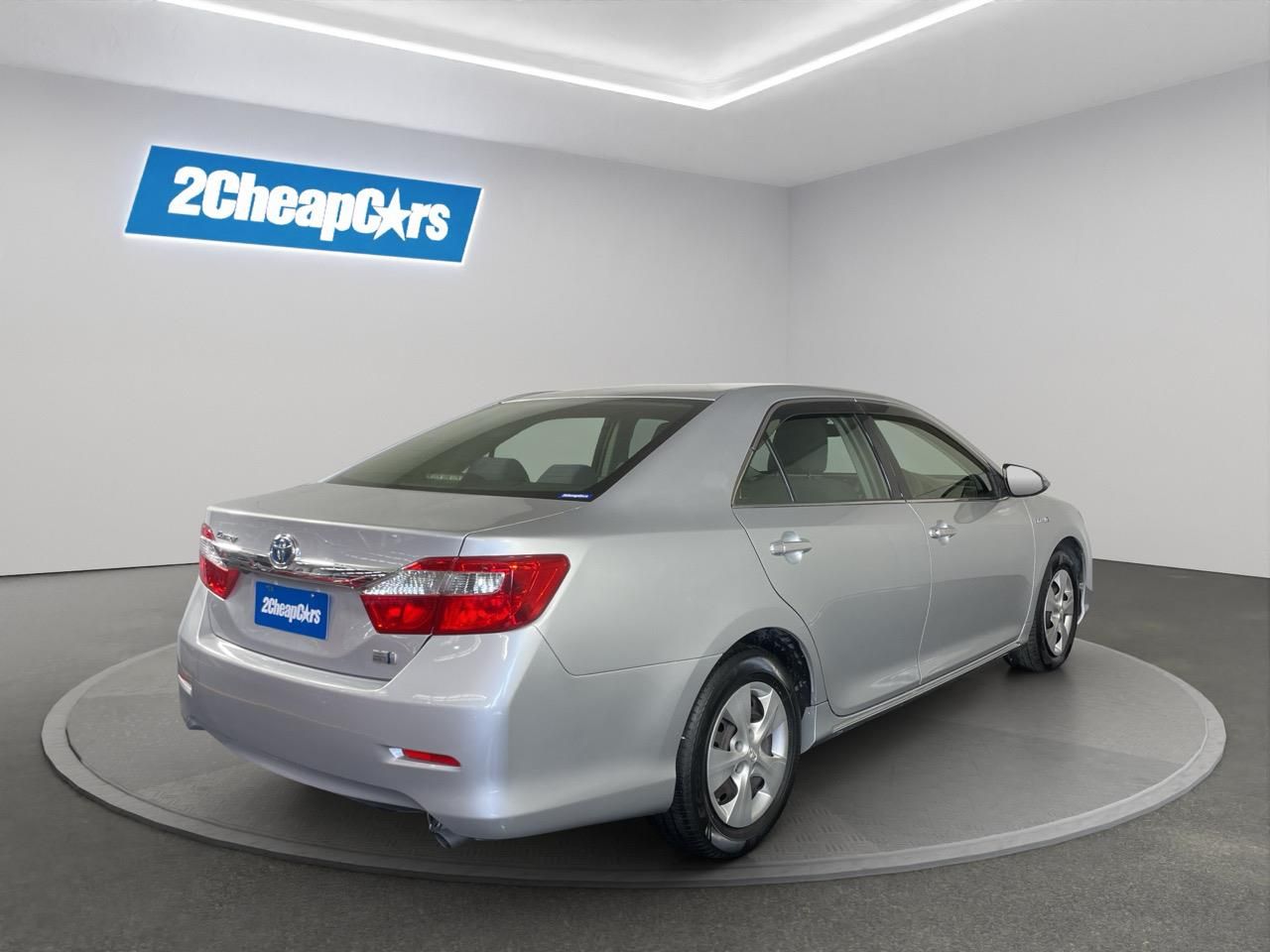 Vehicle image 5