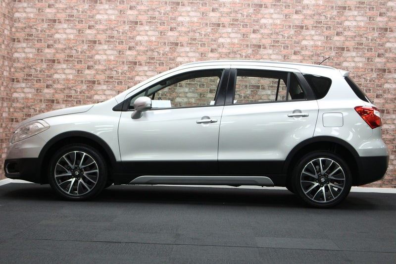 Vehicle image 3