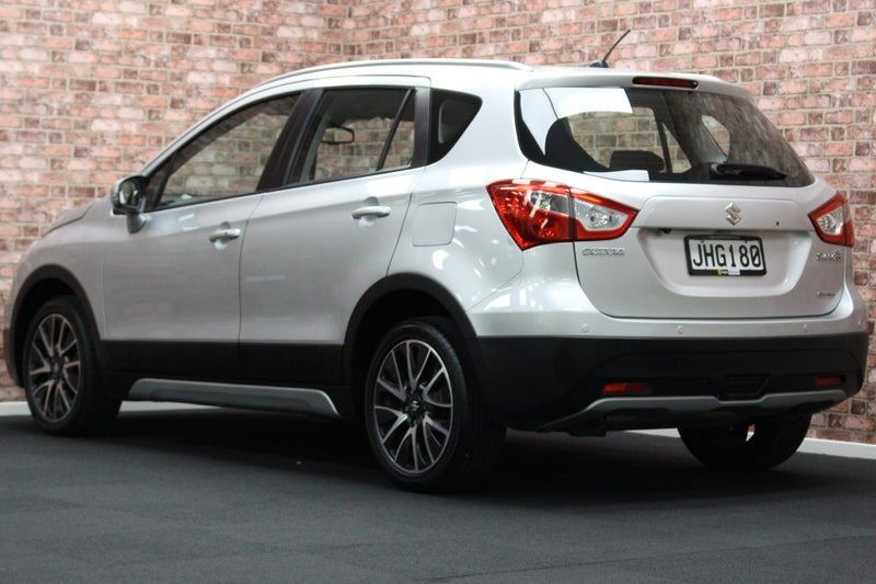 Vehicle image 4