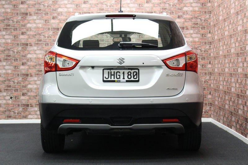 Vehicle image 5