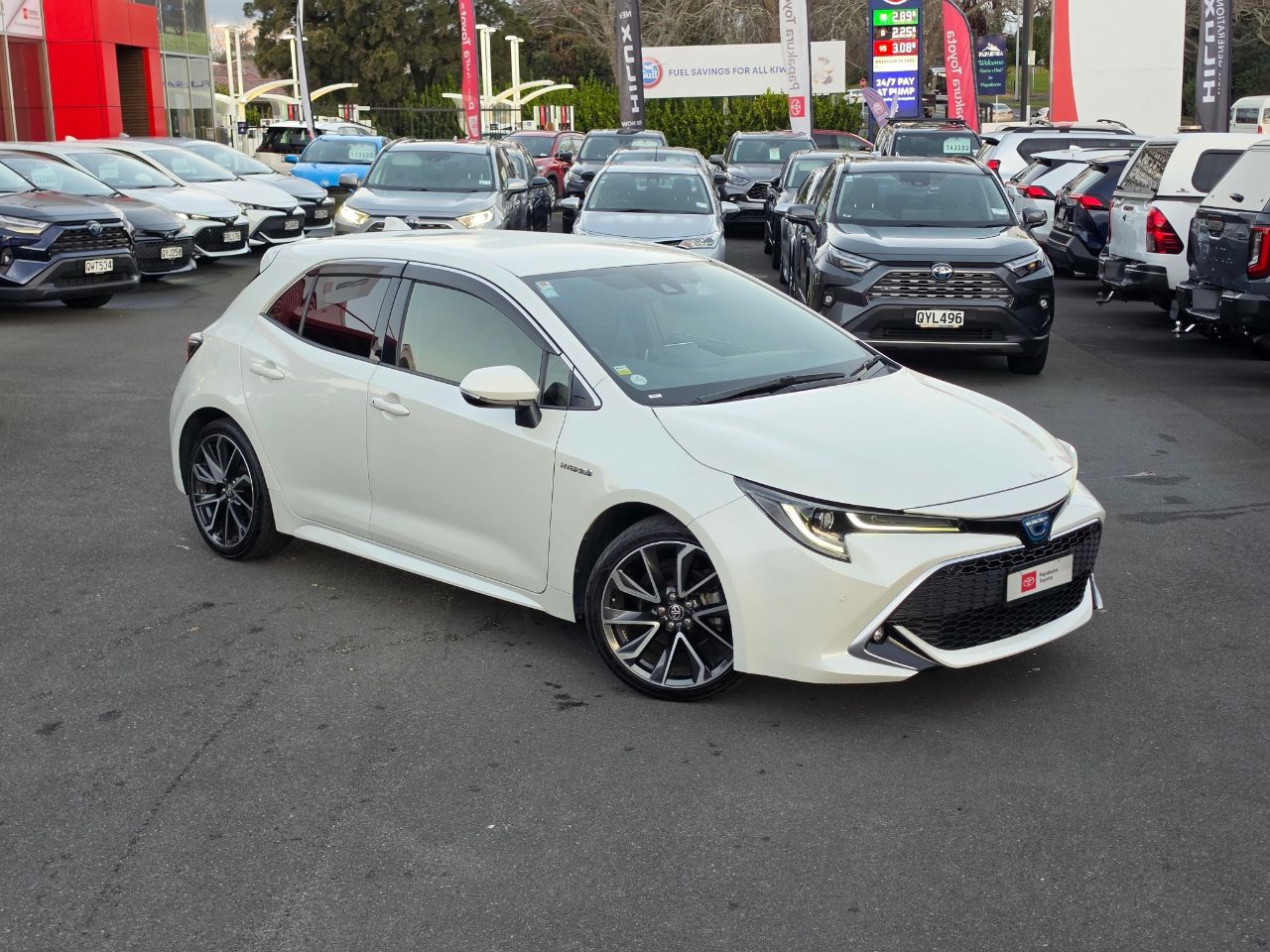 Vehicle image 5