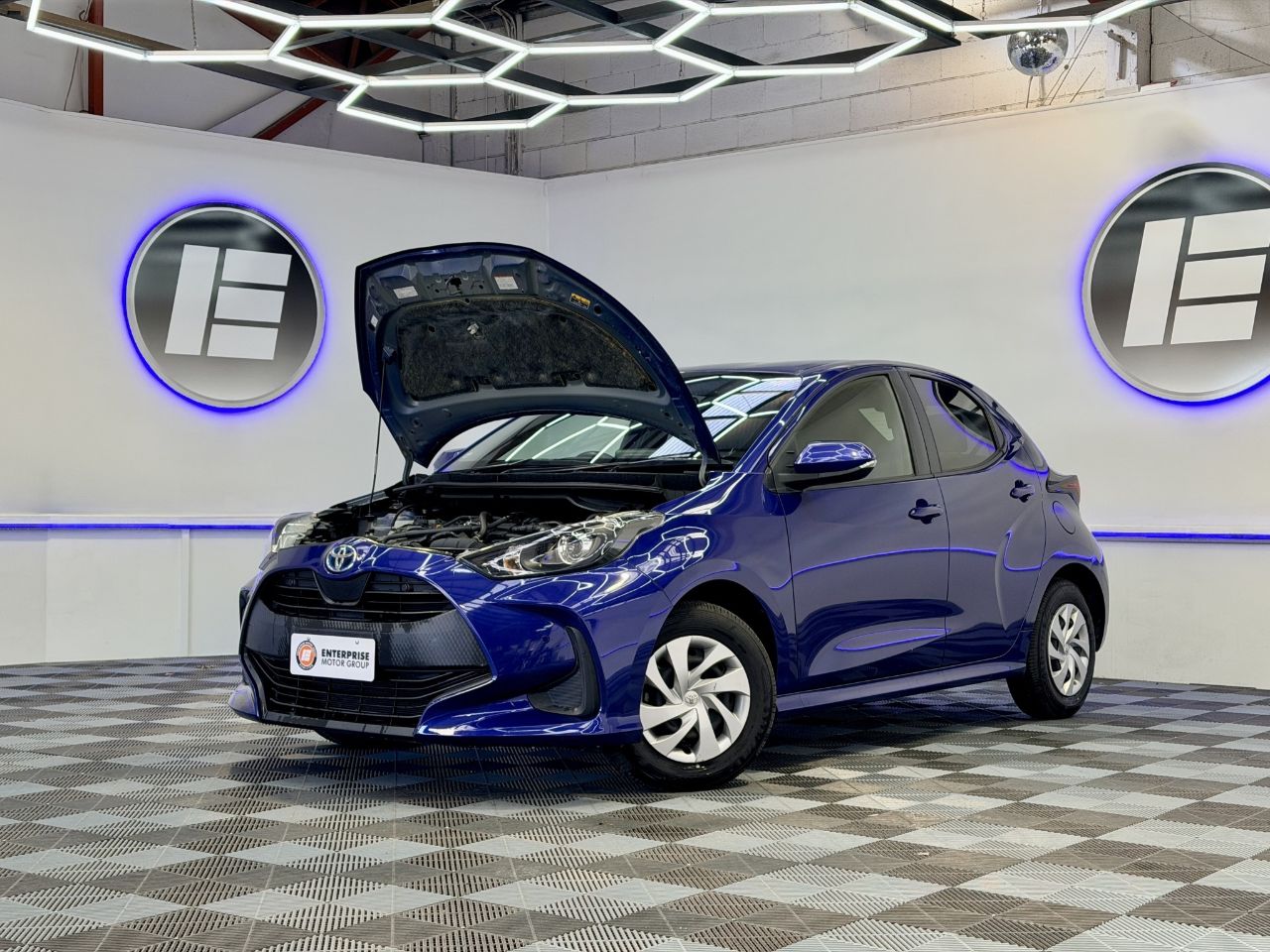 Vehicle image 3