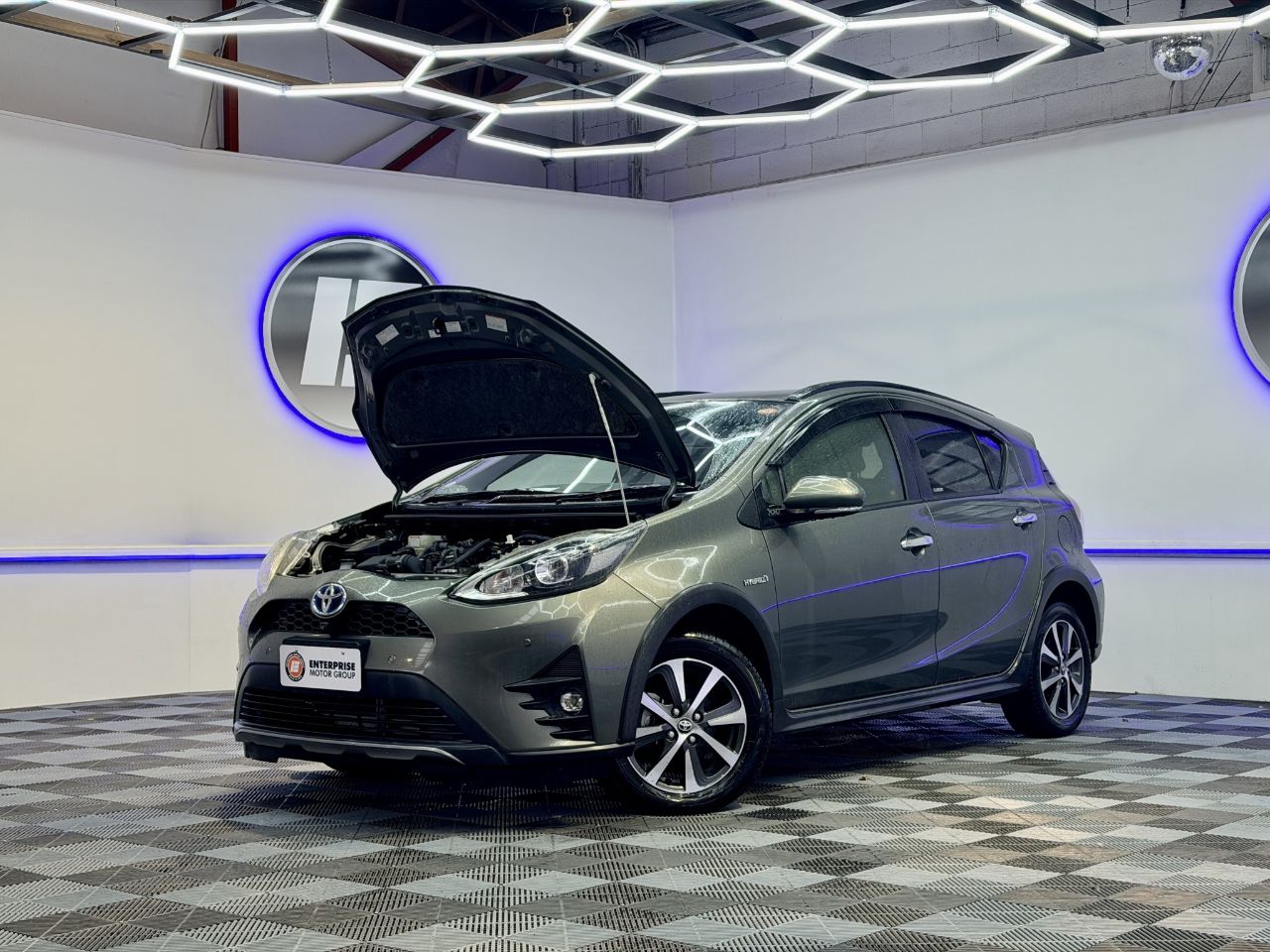 Vehicle image 3