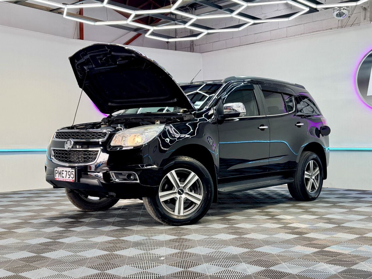 Vehicle image 3