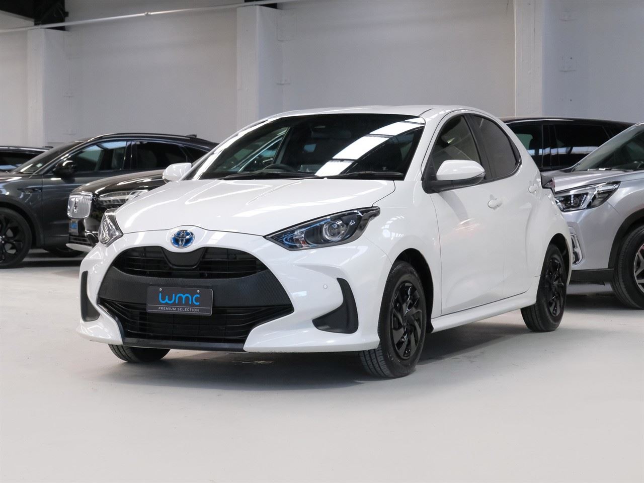 Vehicle image 4