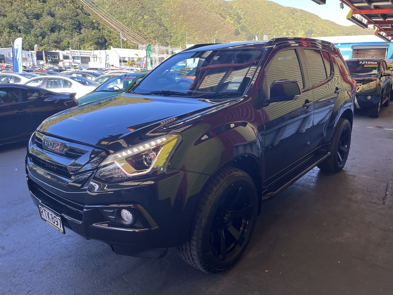 Vehicle image 3
