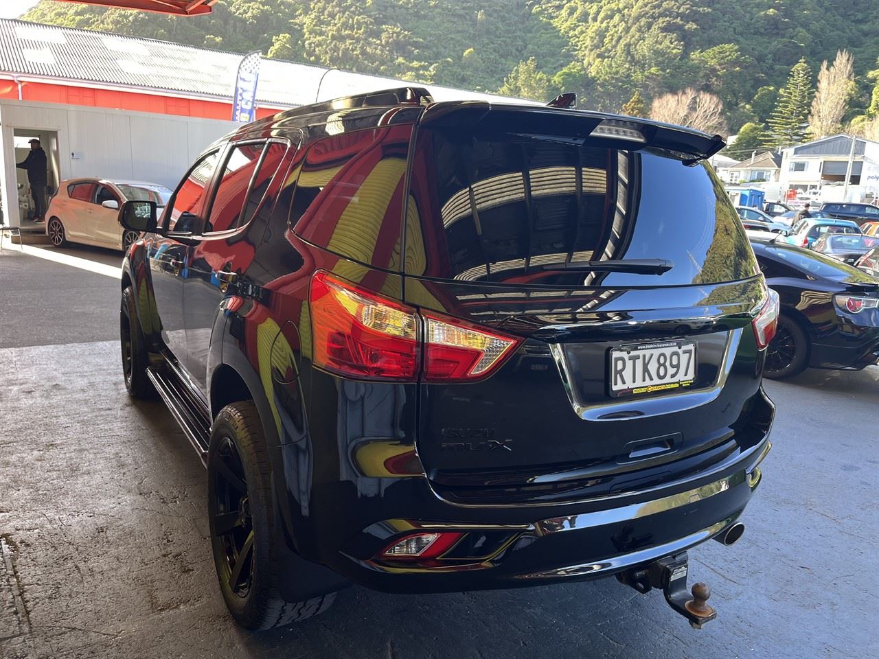Vehicle image 4