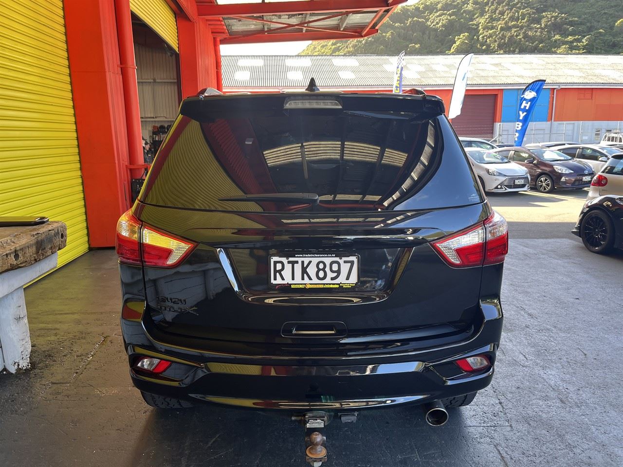 Vehicle image 5