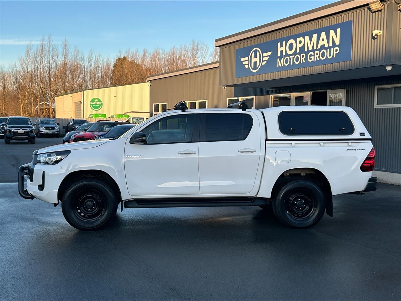 Vehicle image 5