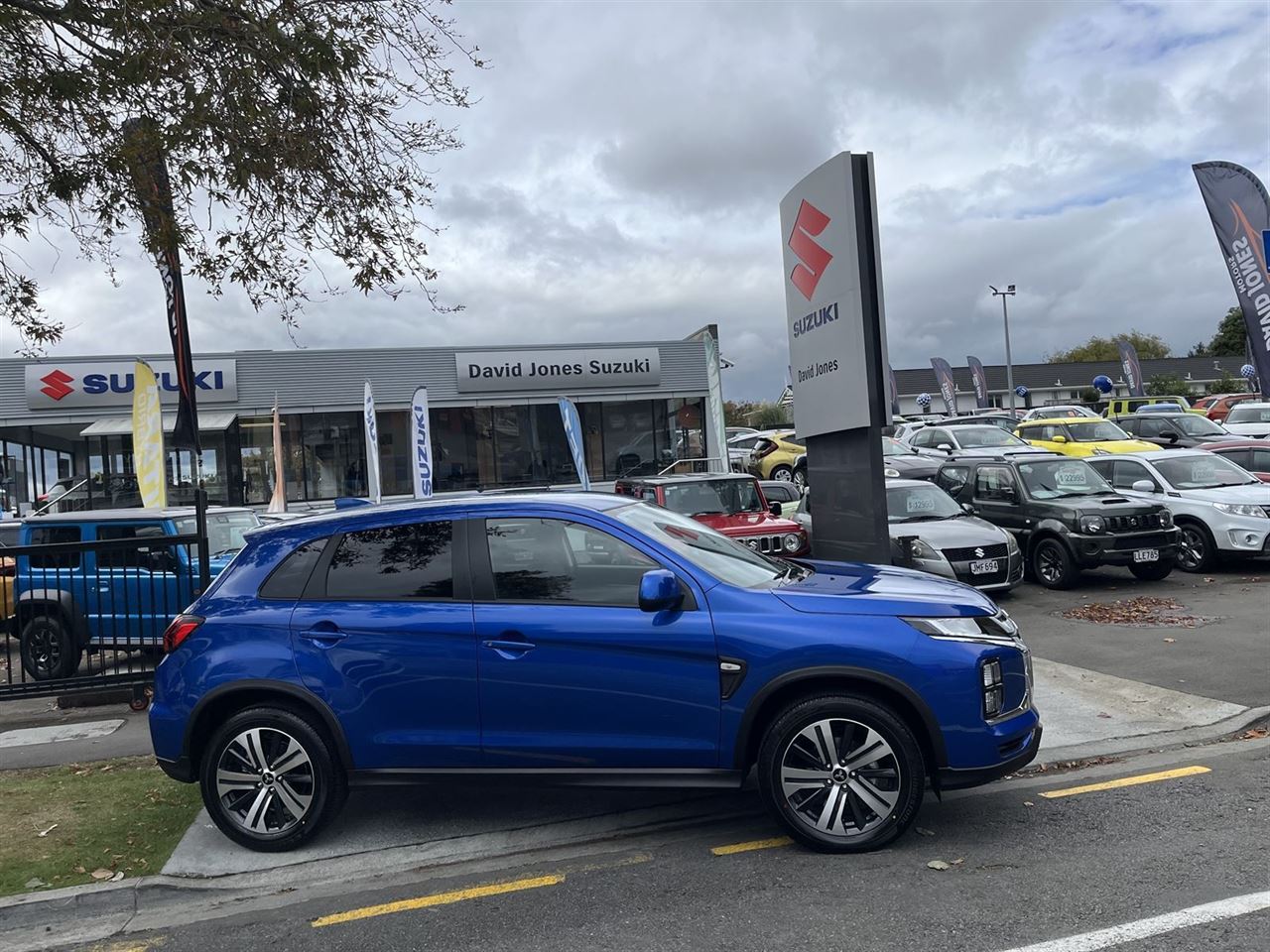 Vehicle image 3
