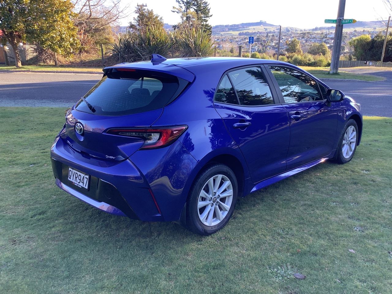 Vehicle image 5