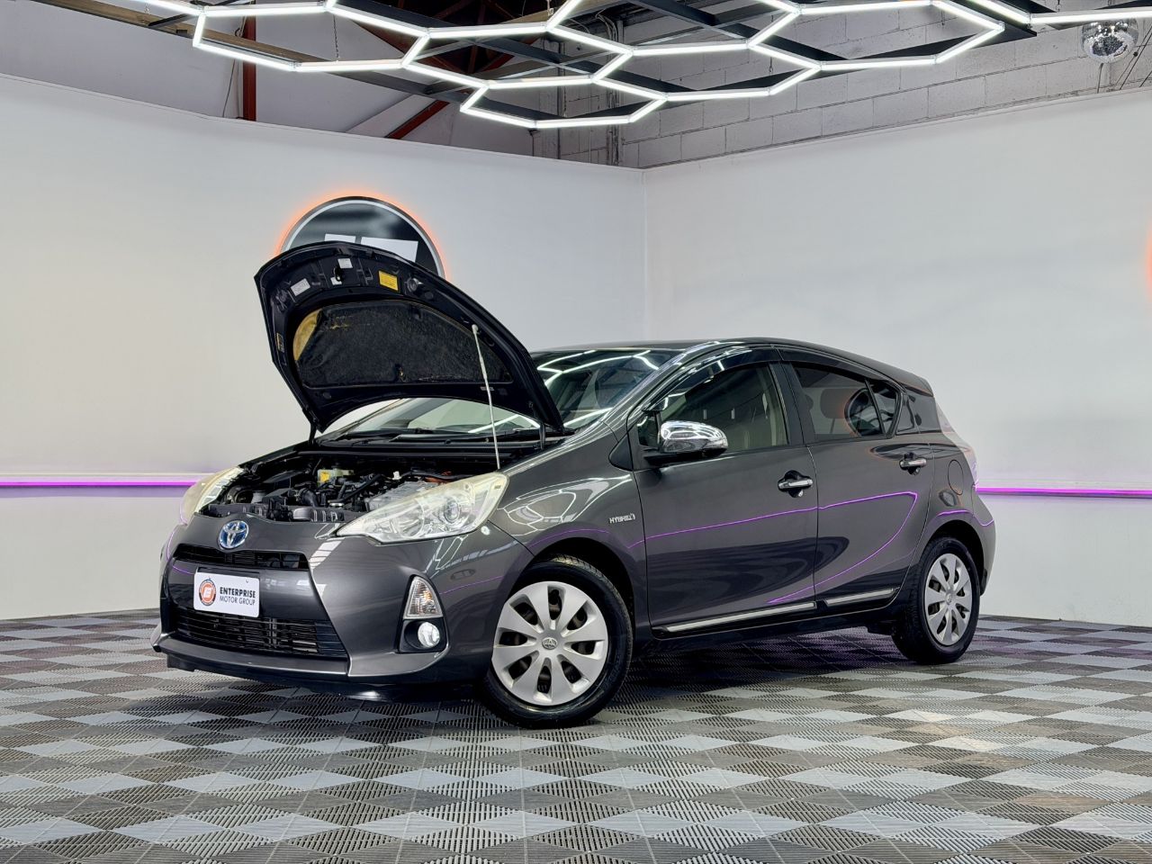 Vehicle image 3