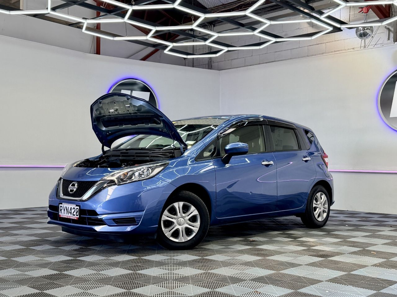Vehicle image 3