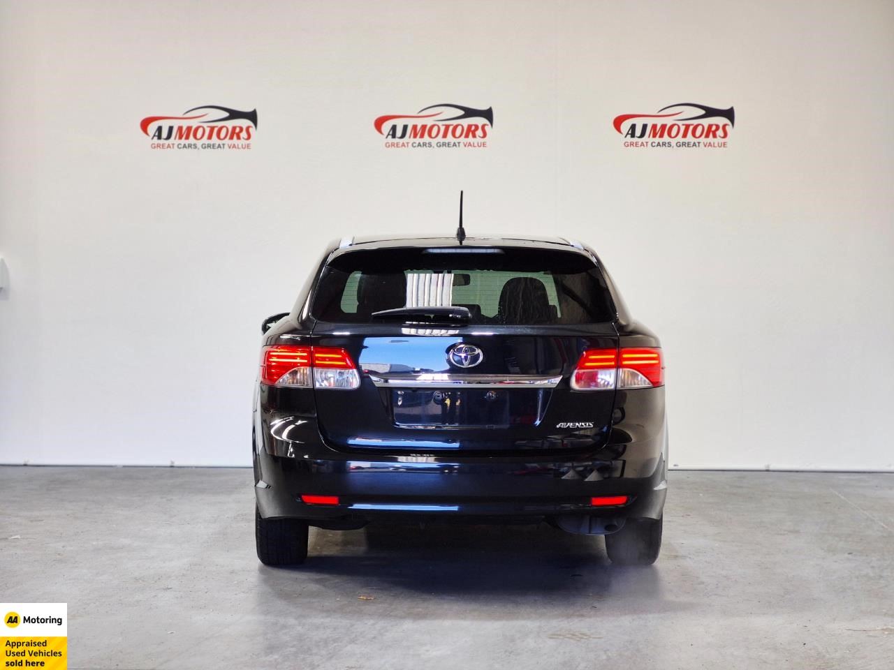 Vehicle image 5