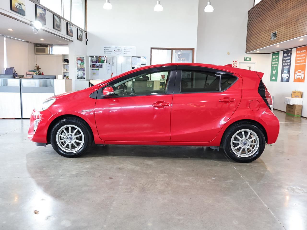 Vehicle image 5