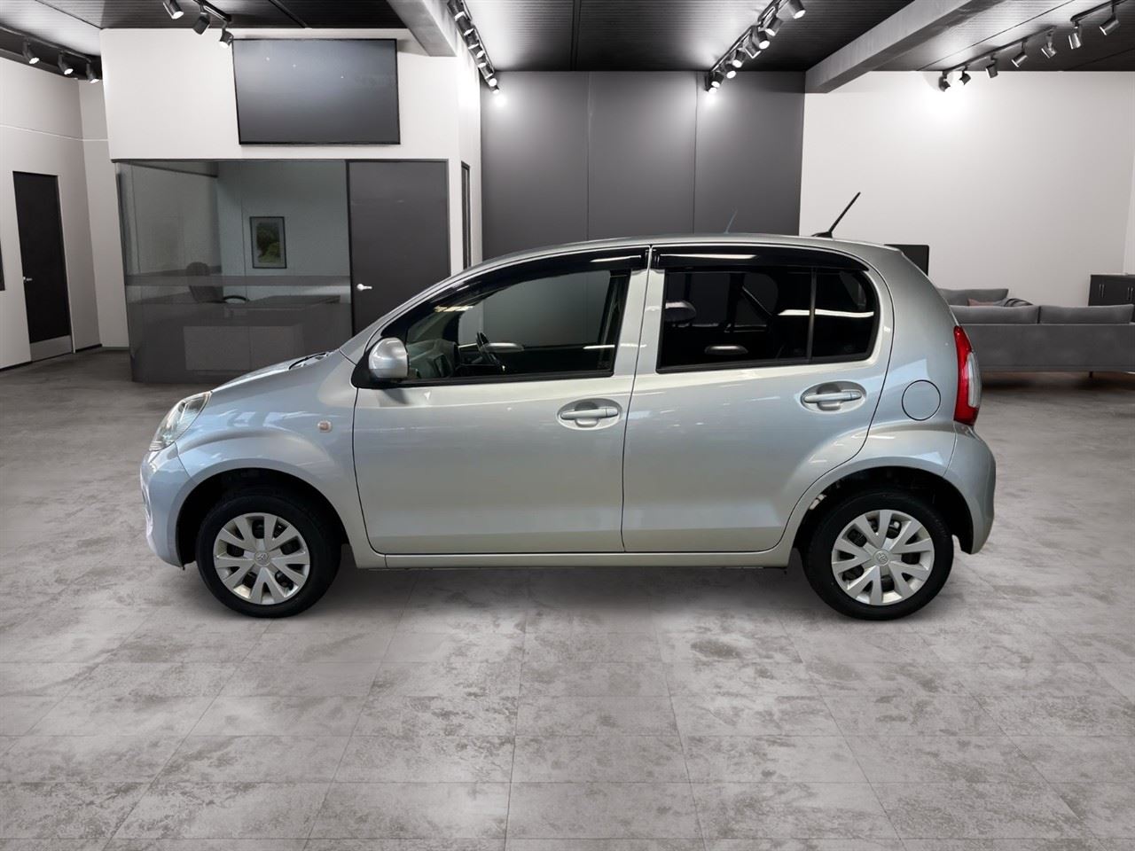 Vehicle image 3