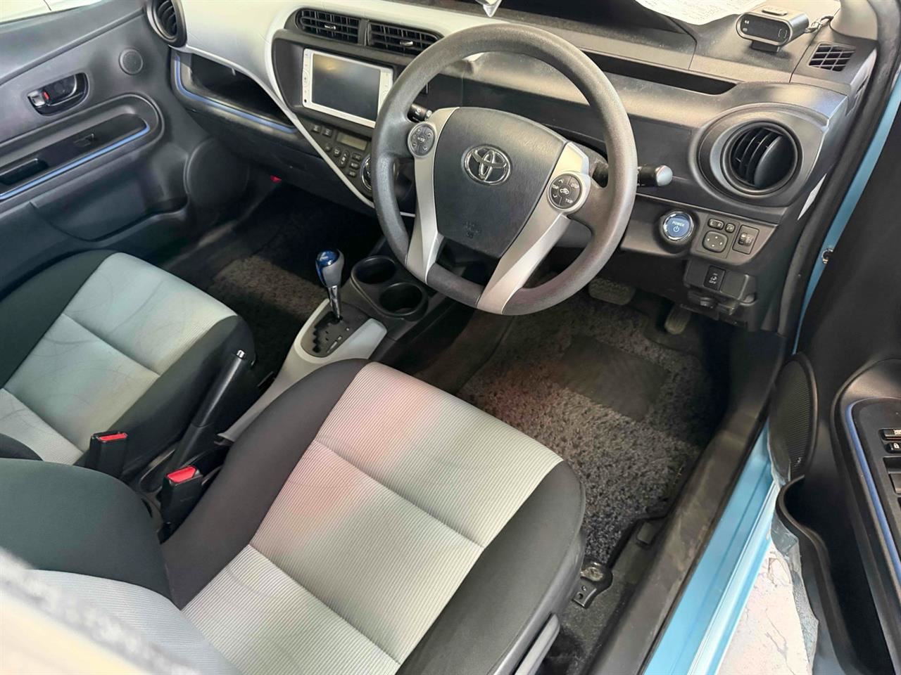 Vehicle image 3