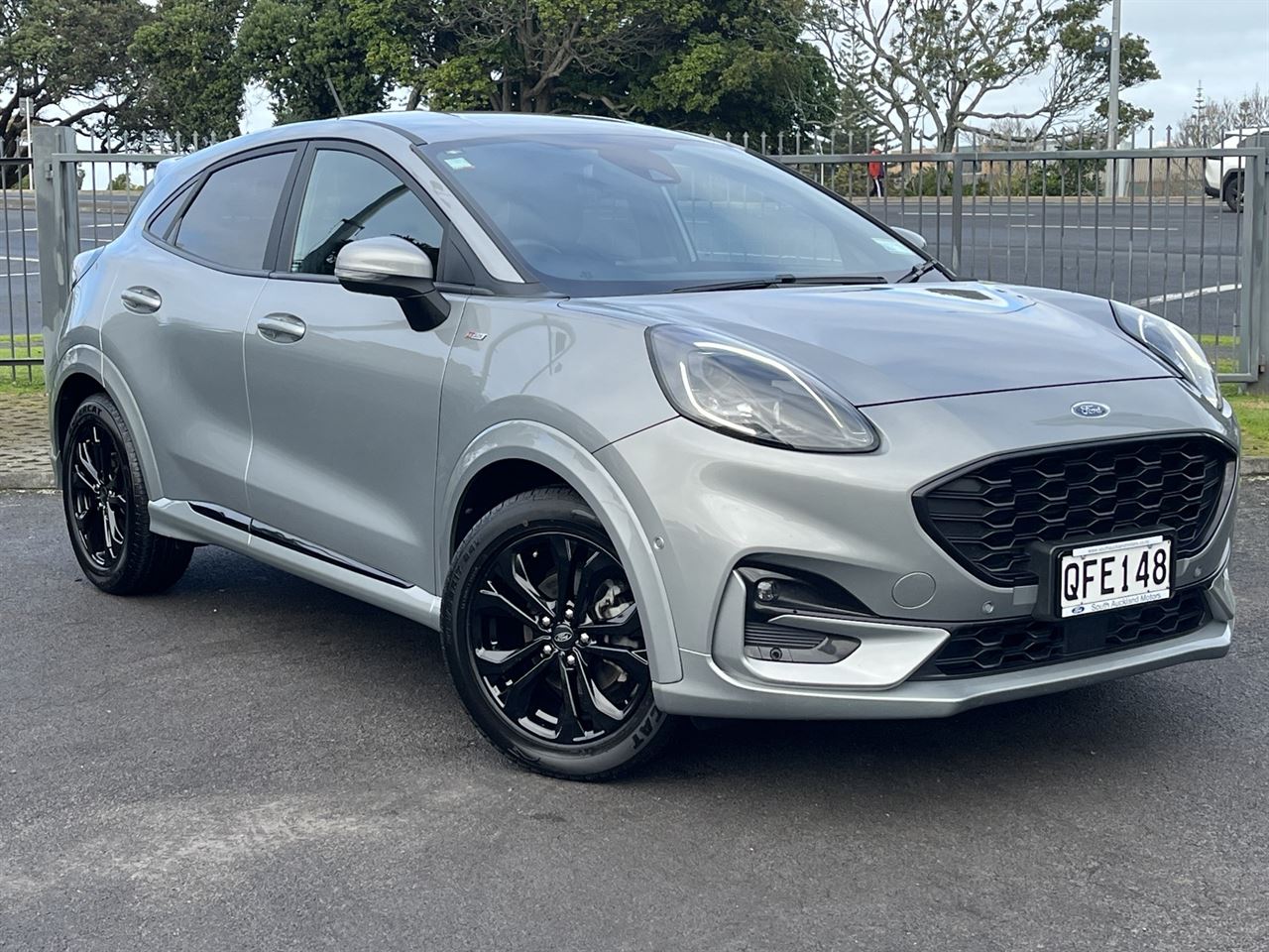 Vehicle image 3