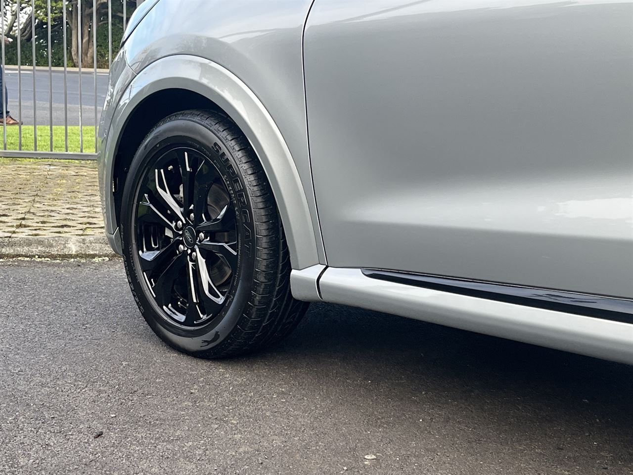 Vehicle image 5