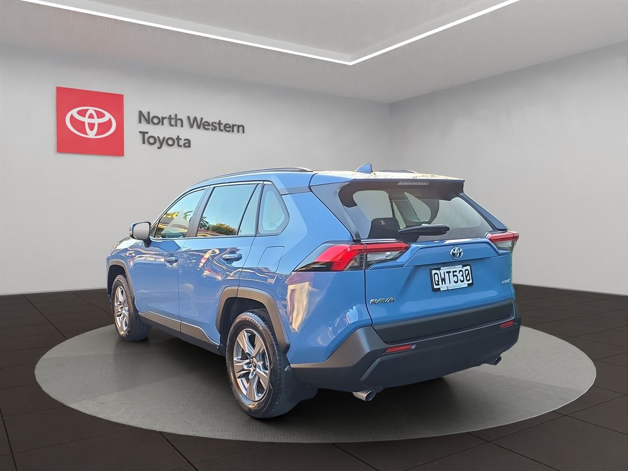 Vehicle image 5