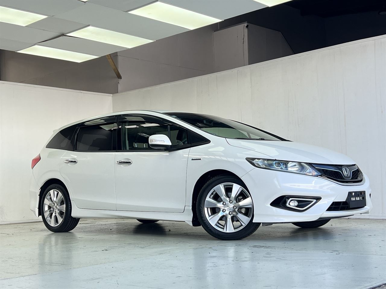 Vehicle image 4
