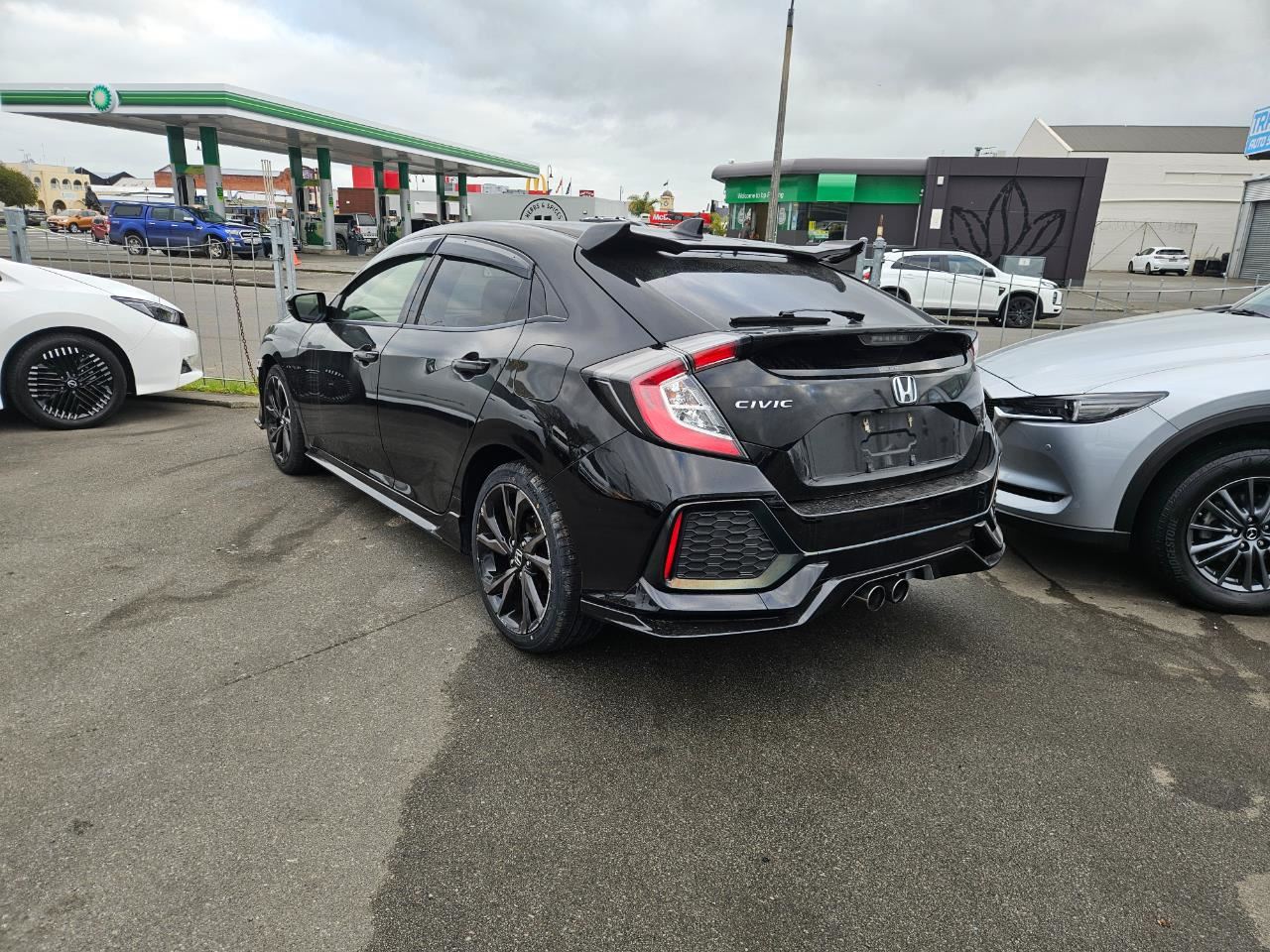 Vehicle image 4