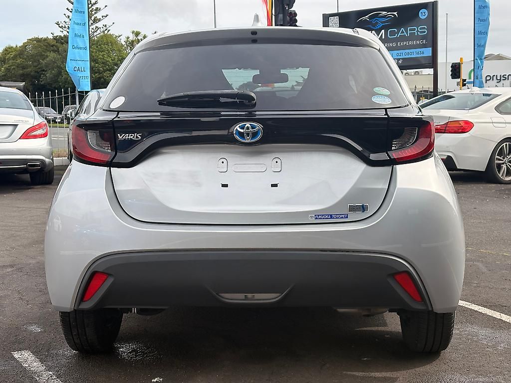 Vehicle image 5