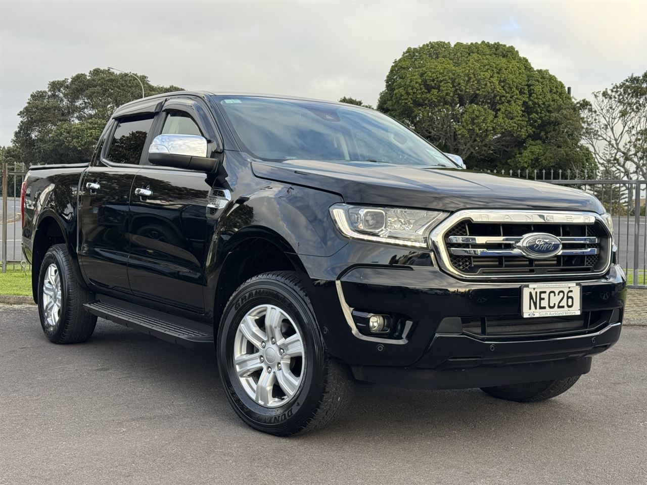 Vehicle image 5