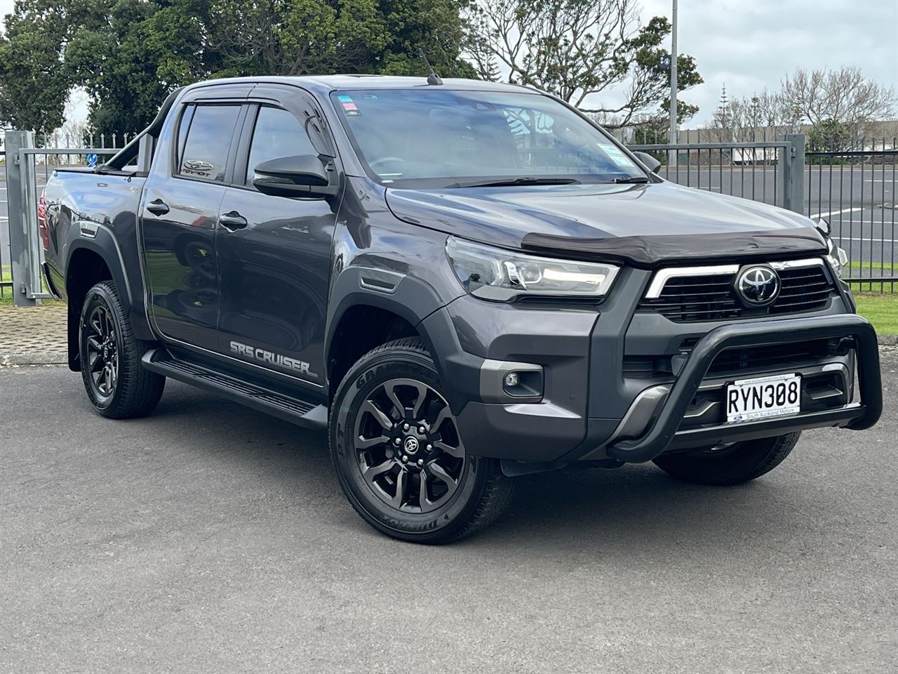 Vehicle image 3