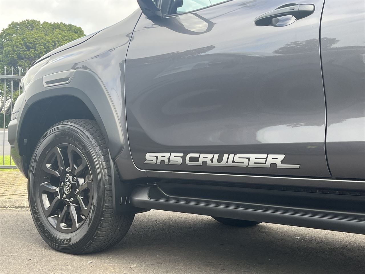 Vehicle image 5