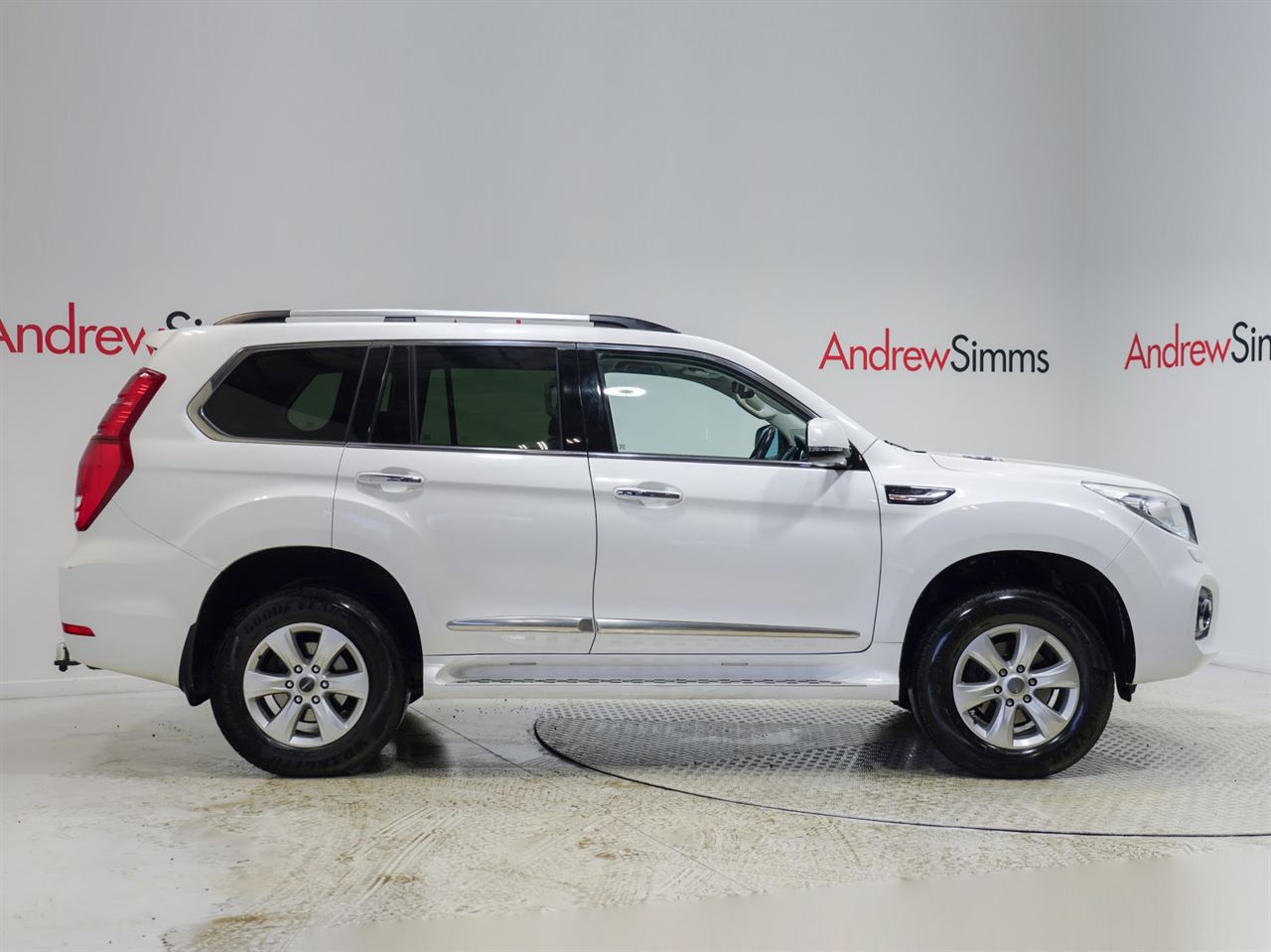 Vehicle image 3