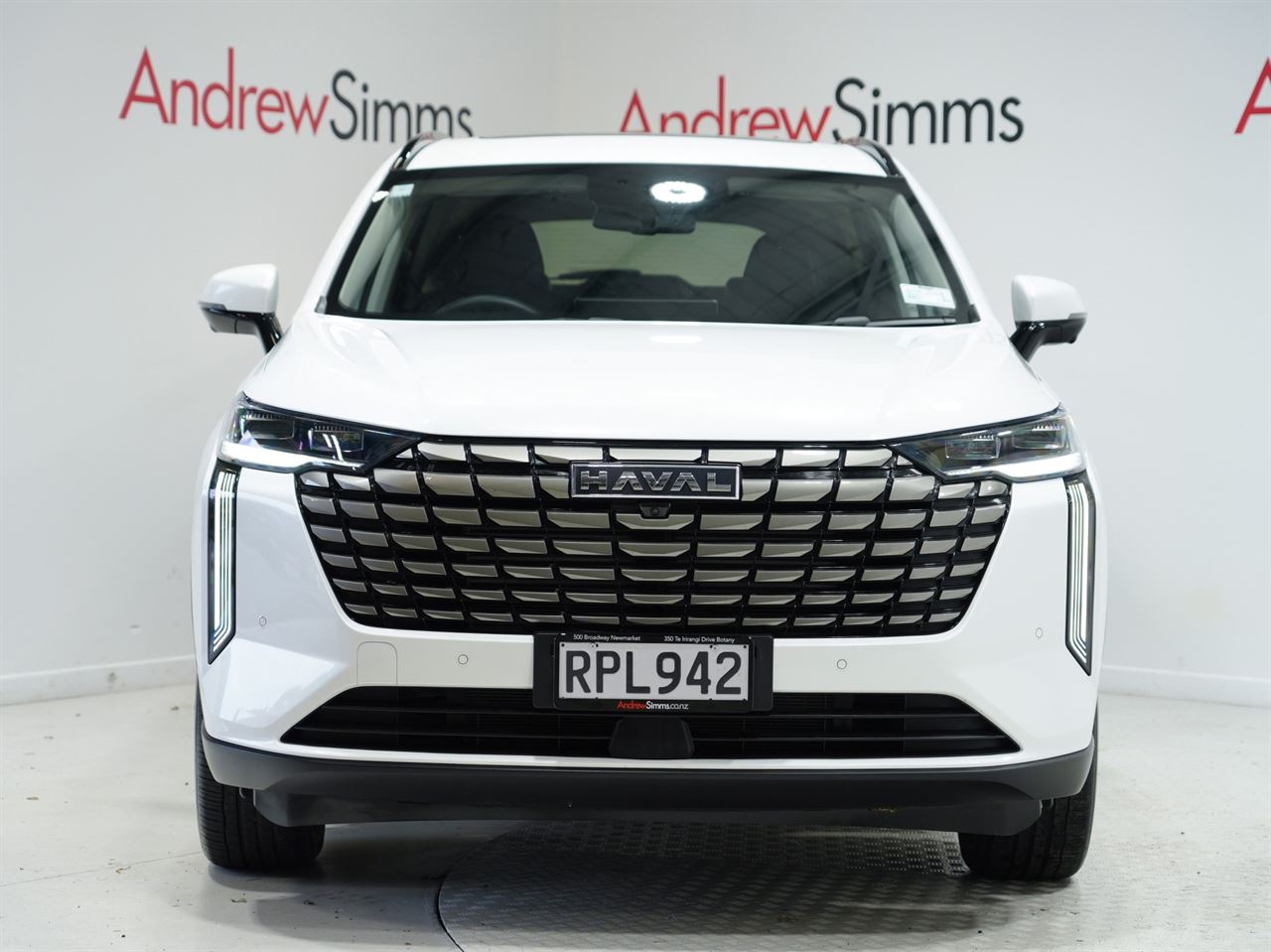 Vehicle image 4