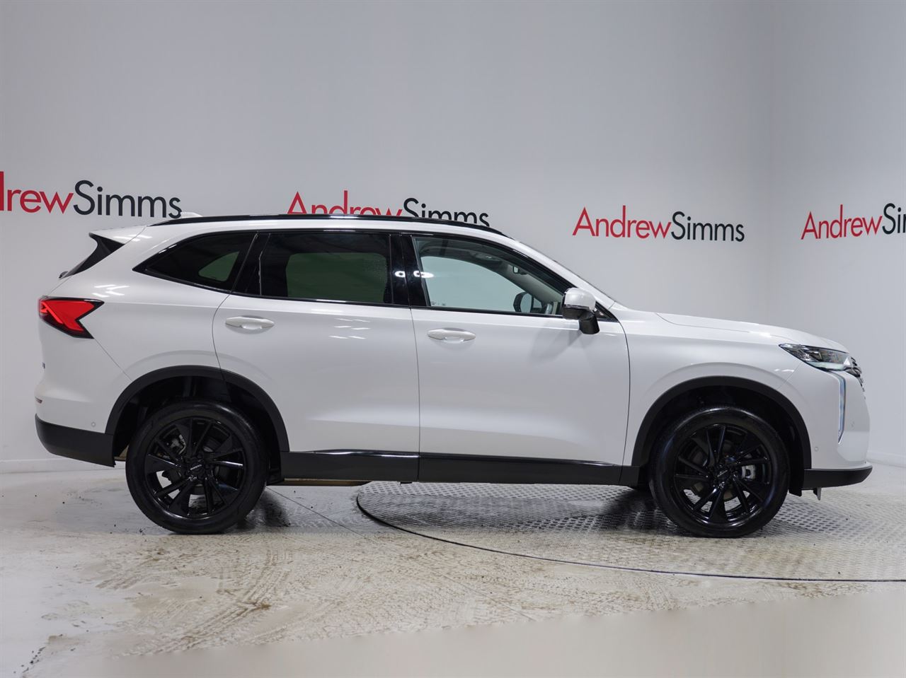 Vehicle image 4