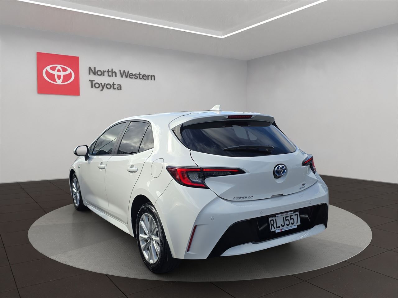 Vehicle image 5