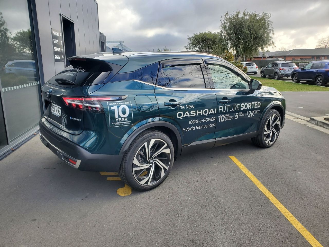 Vehicle image 3