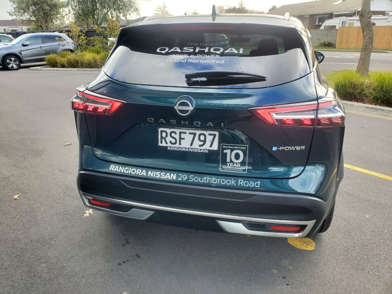Vehicle image 4