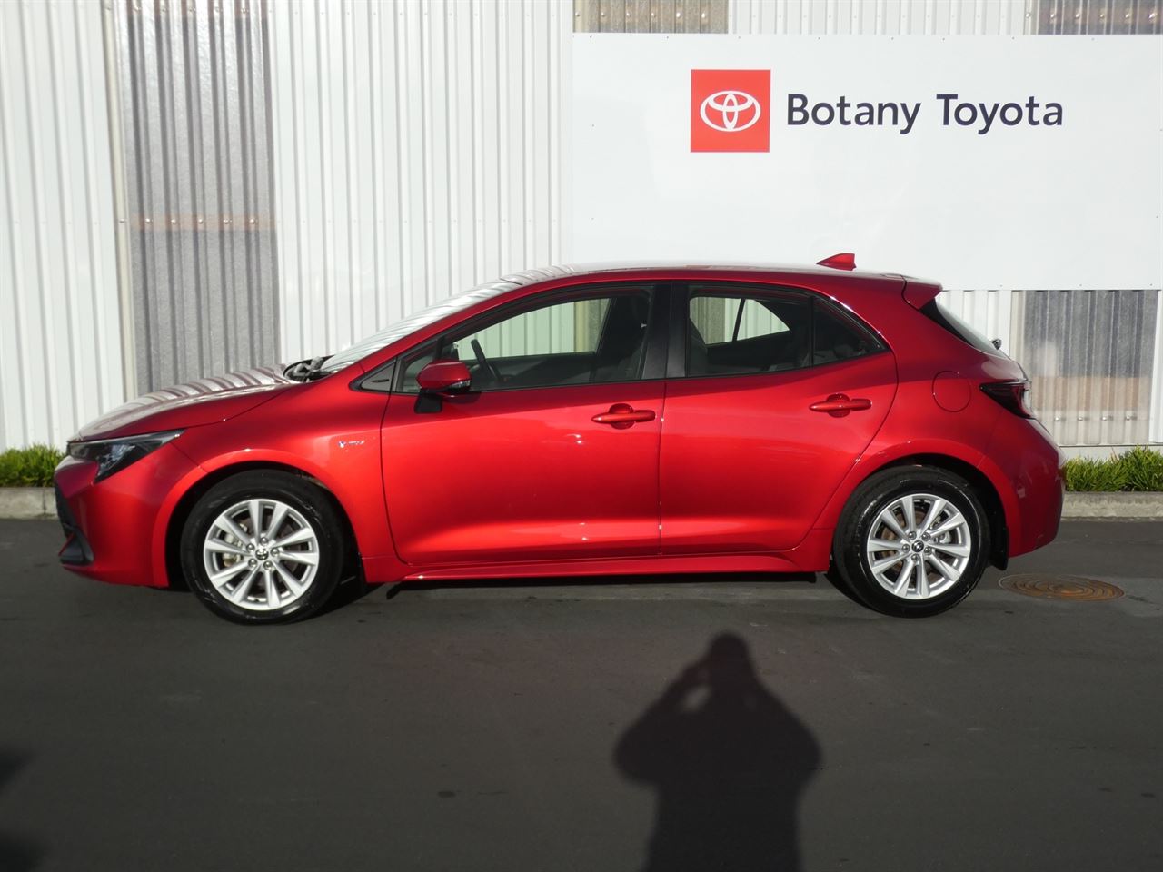 Vehicle image 4